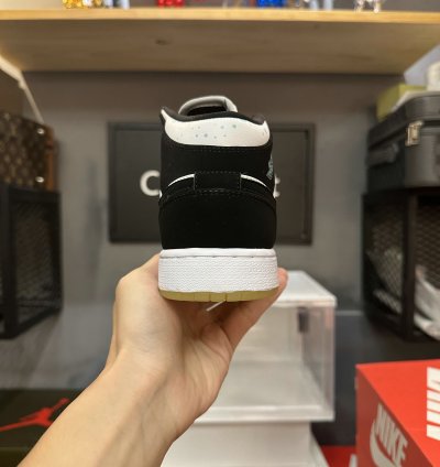 Jordan 1 Mid White Black Teal Tint gs Bq6931-103