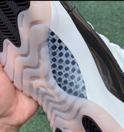 Nike Air Jordan 11 Retro Neapolitan