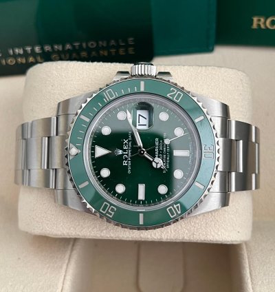 Rolex Submariner Date Unworn Submariner Date 40mm 116610lv Stainless Steel Hulk Green Dial Gree