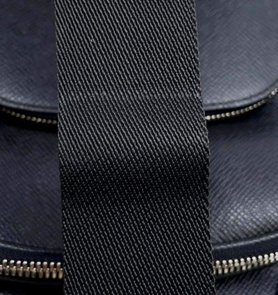 Louis Vuitton Avenue Sling Bag Noir Taiga Leather