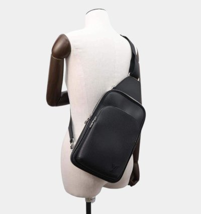 Louis Vuitton Avenue Sling Bag Noir Taiga Leather