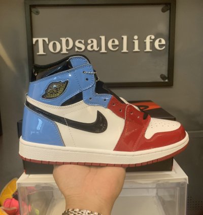 Air Jordan 1 Retro High Fearless Unc Chicago