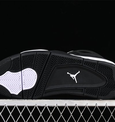 4 Retro white Thunder