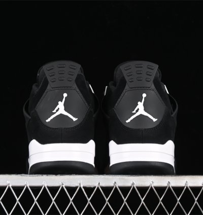 4 Retro white Thunder
