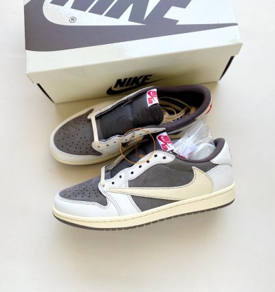 Nike Air Jordan 1 Low Travis Scott Reverse Mocha