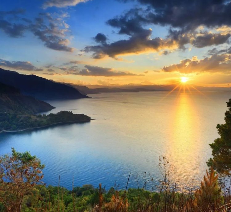 Lake Tobat Scenery Picture