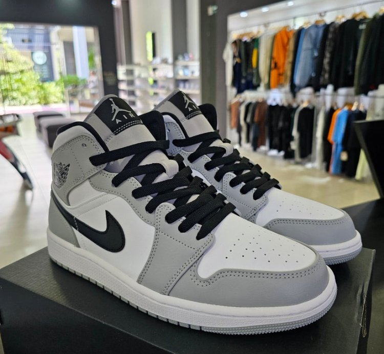 Air Jordan 1 Mid light Smoke Grey