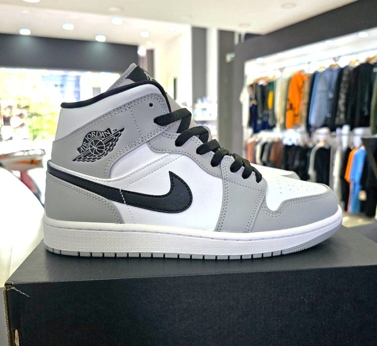 Air Jordan 1 Mid light Smoke Grey