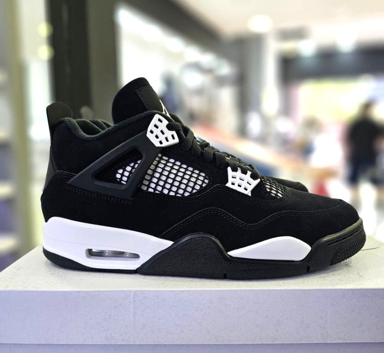 Air Jordan 4 Retro white Thunder Mens Shoes