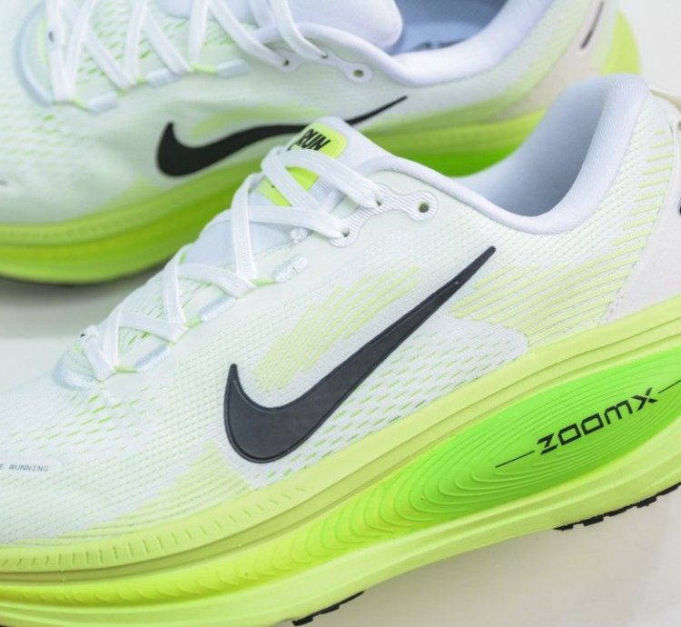 Nike Vomero 18 electric Green Volt