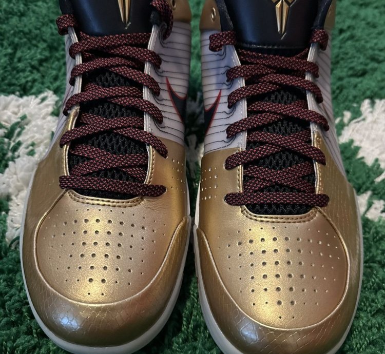 Kobe 4 Iv Protro Gold Medal 11