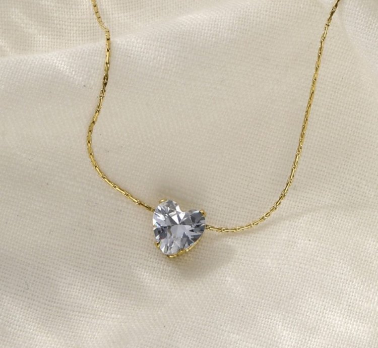 Diamond Hart Charming Pendant