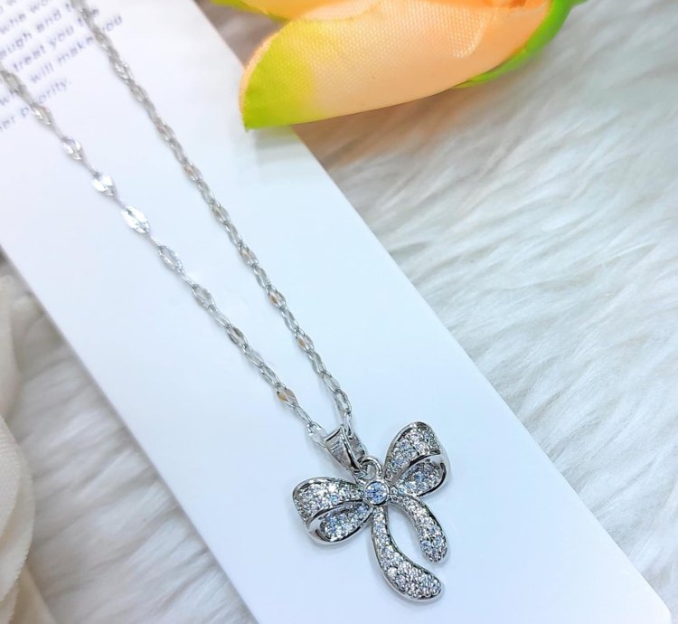 Silver Plated Ribbon Pendant