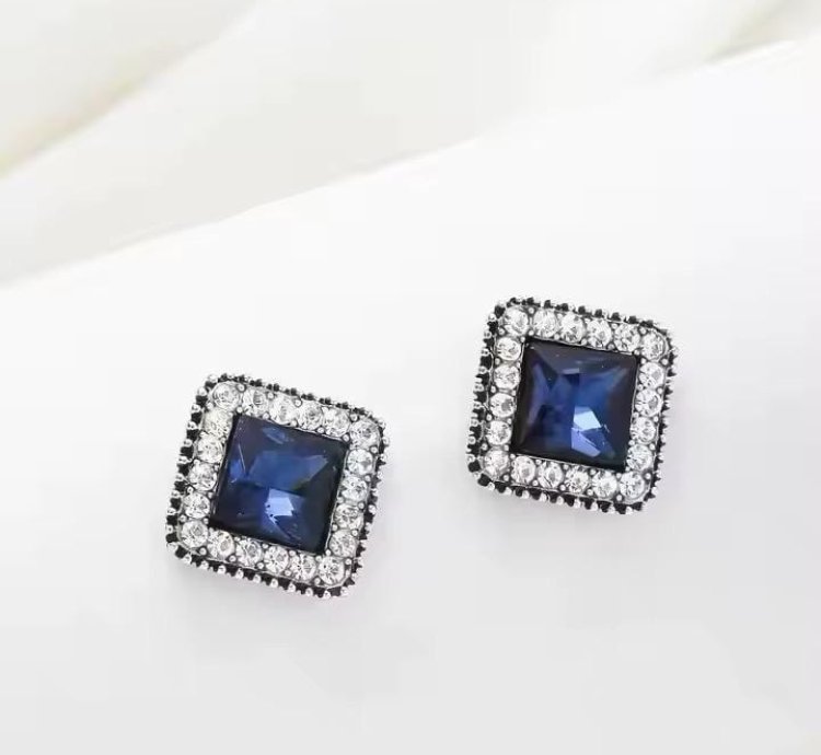Blue Diamond Earring