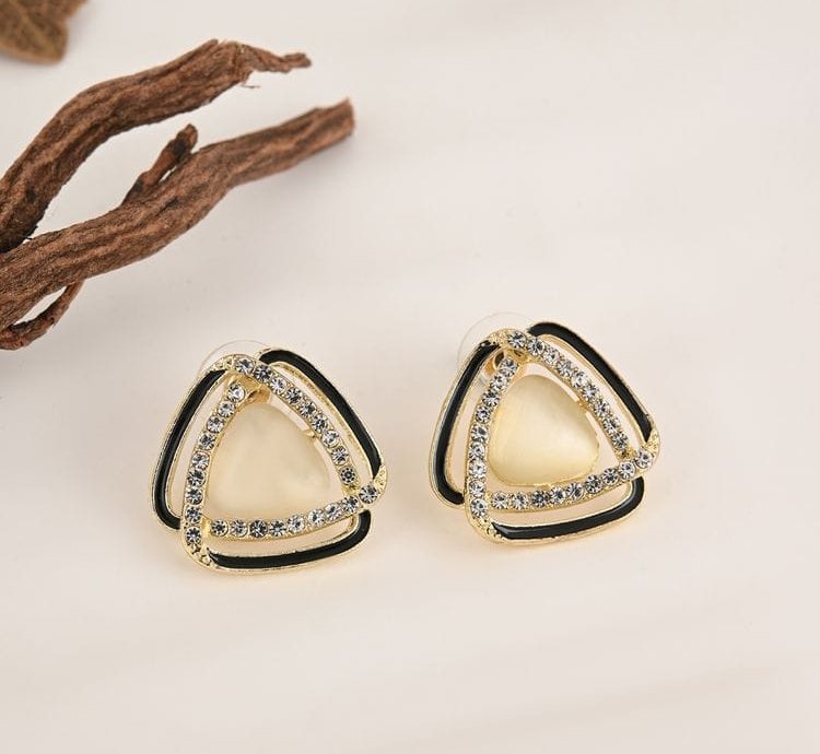 Black Ring With Diamond Earring