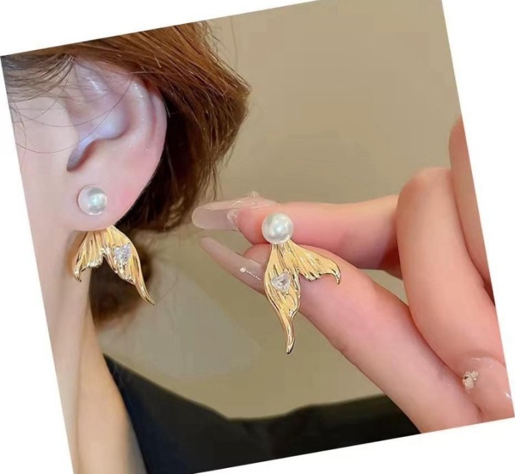 Womans Fish Fly With Pearl Earring