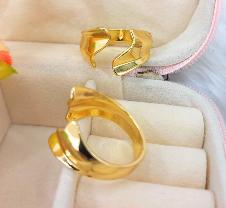 Womans Twist Foldeble Ring
