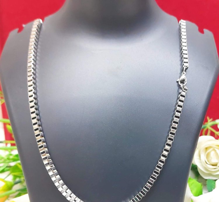 Mans Designer Silver Chain