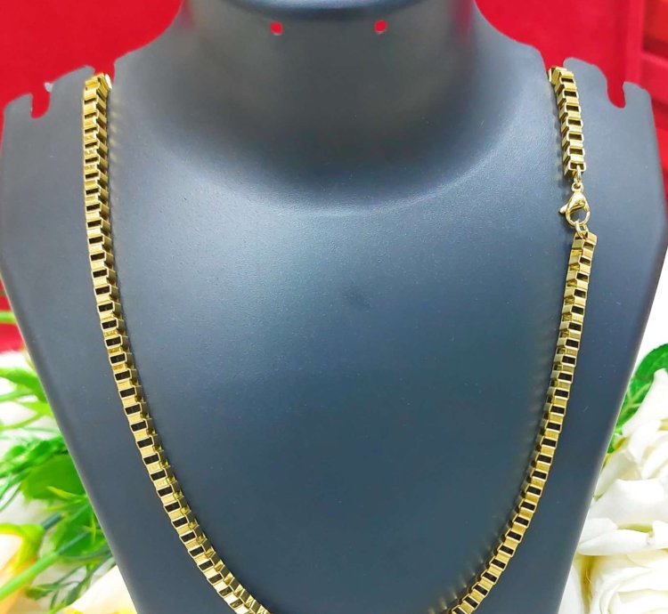 Mans Perfect Look Twist Locking Chain