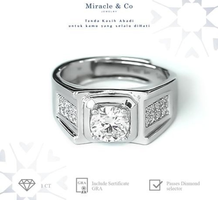 Bright Simple Male Moissanite Ring Silver 925
