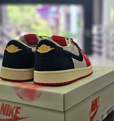 Air Jordan 1 Low Trophy Room Away