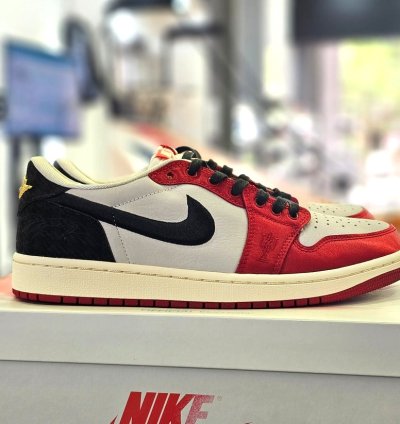 Air Jordan 1 Low Trophy Room Away