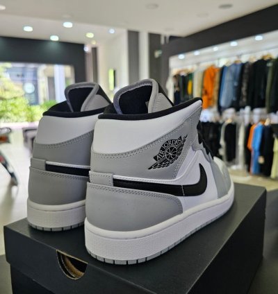 Air Jordan 1 Mid light Smoke Grey