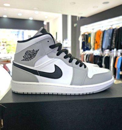 Air Jordan 1 Mid light Smoke Grey