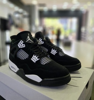 Air Jordan 4 Retro white Thunder Mens Shoes