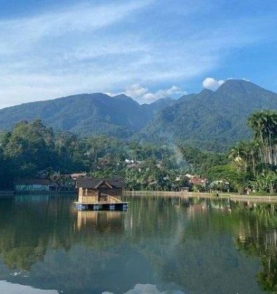 Picture Of The View Of Tamansari Lake