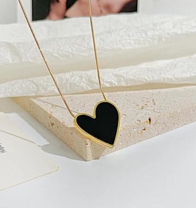 Black Hart Chain Pendants