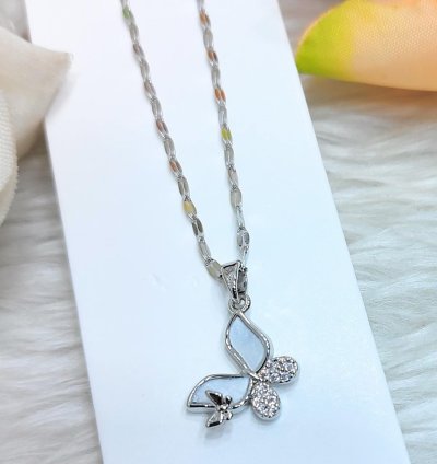 White Butterfly Charming Pendants With Chain