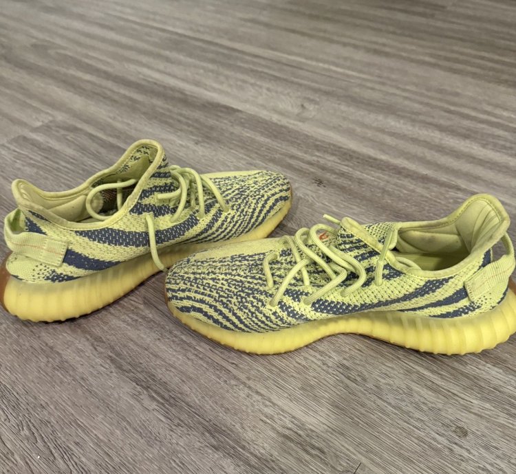 Yeezy Boost 350 V2 Semi-frozen Yellow