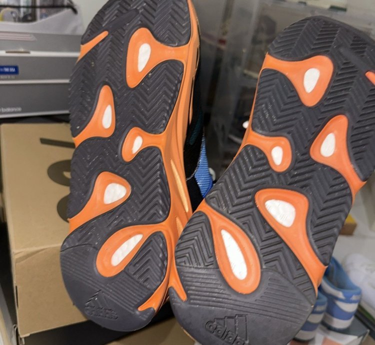 Yeezy Boost 700 Hi Res Blue