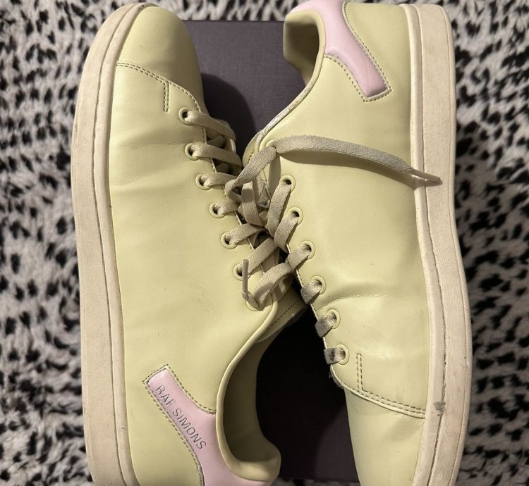 Yellow Pink Raf