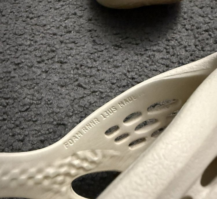 Yzy Foam Rnnr - Og Sand