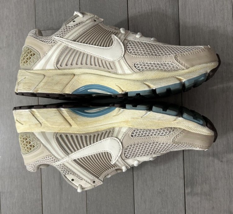 Zoom Vomero 5 Oatmeal