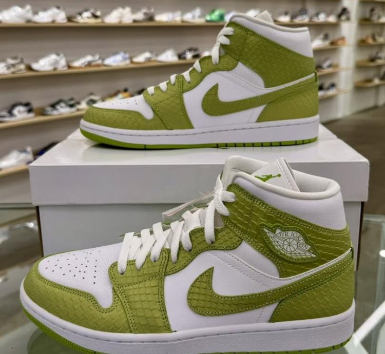 Jordan 1 Mid Green Python
