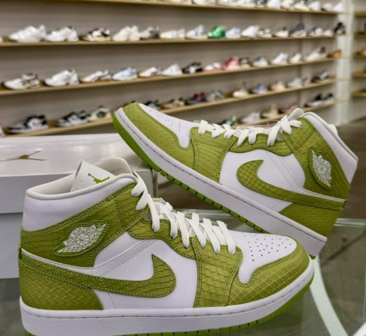 Jordan 1 Mid Green Python