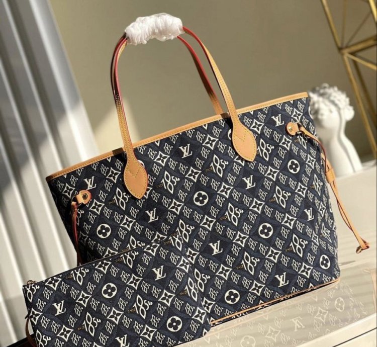 Black Luxury Handbag For Woman