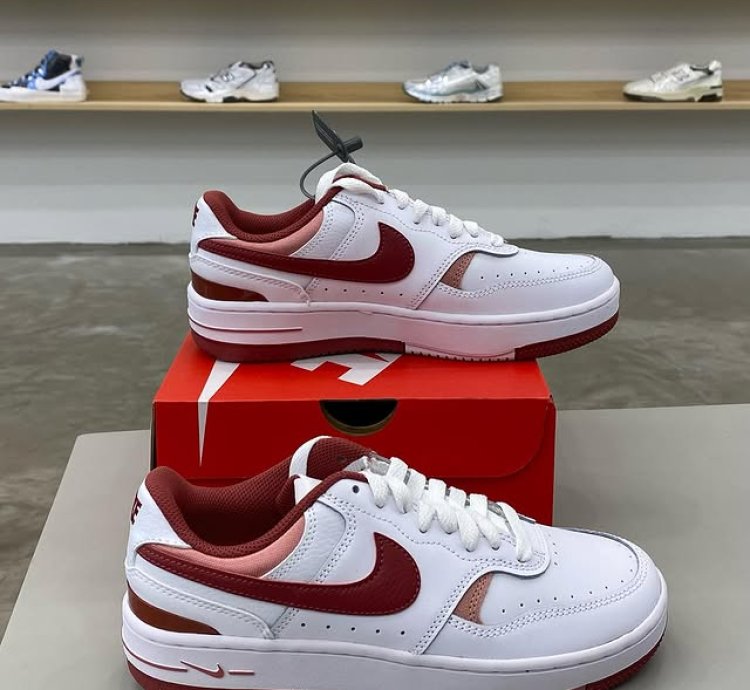 Nike Gamma Force Low desert Berry