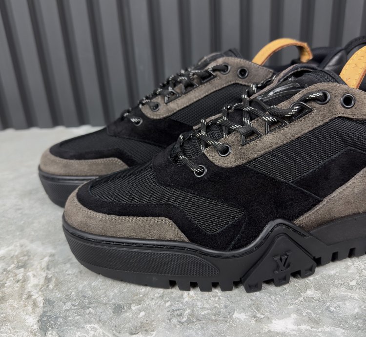 Trainers Sneakers Suede