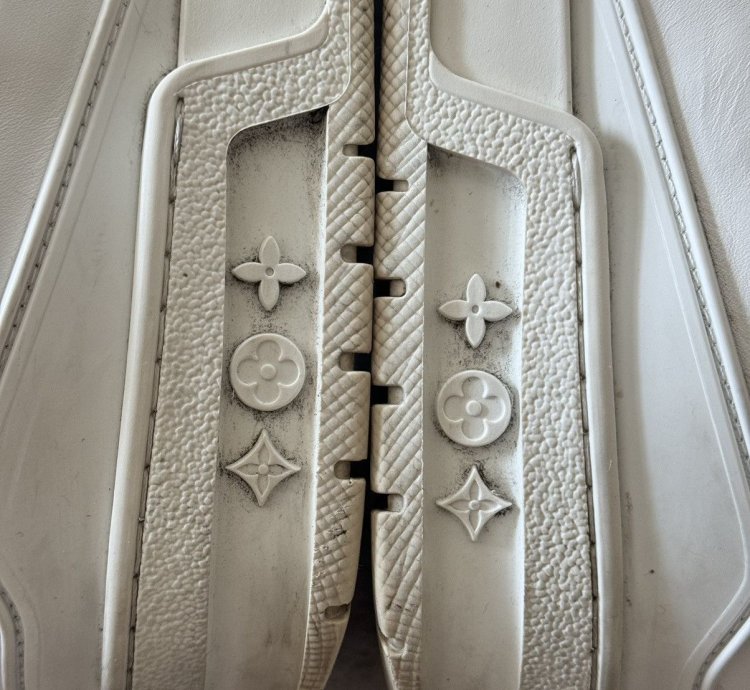 White Lv Virgil Trainers