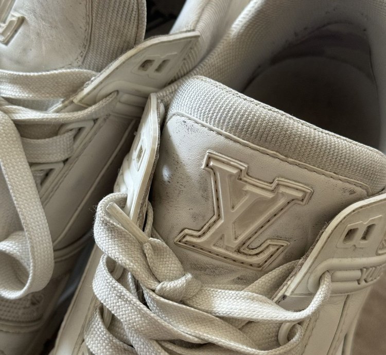 White Lv Virgil Trainers