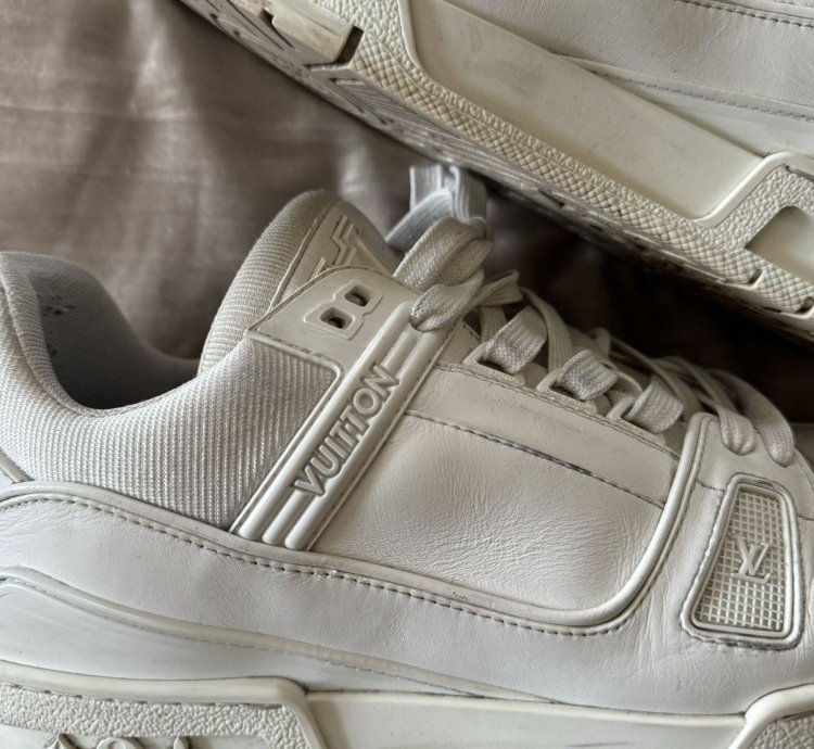 White Lv Virgil Trainers