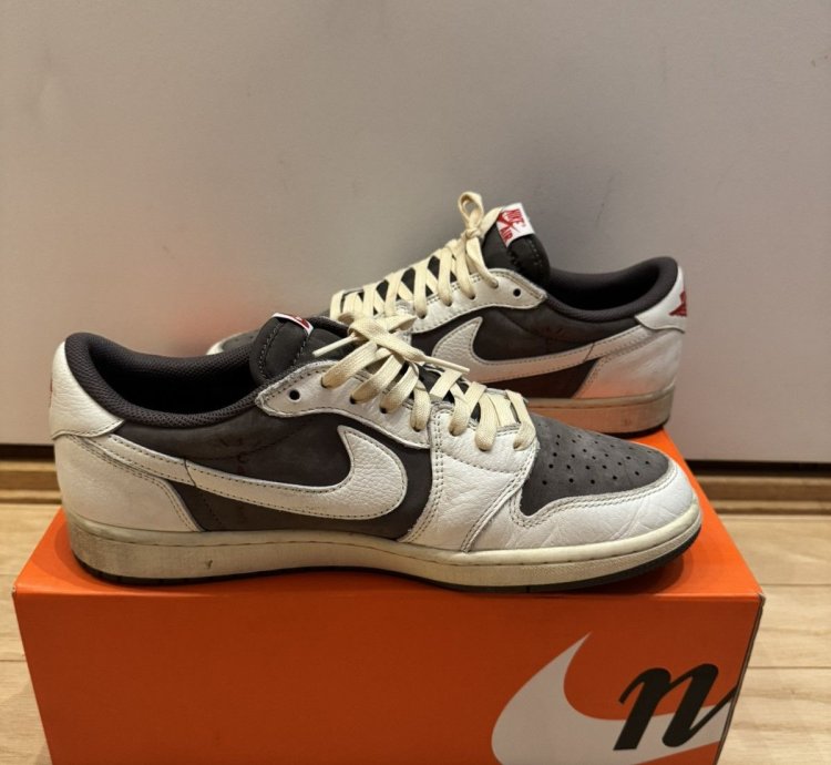 Travis Scott Jordan 1 Low Reverse Mocha Size 10 5