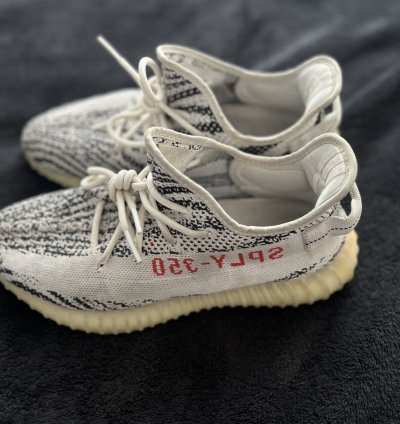 Yeezy Boost 350v2 Zebra