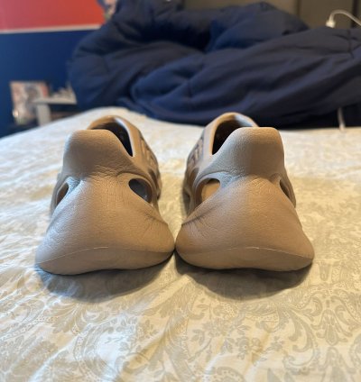 Yeezy Foam Runner Stone Taupe Size 8 Near Neew
