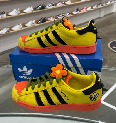 Adidas Superstar melting Sadness Bee