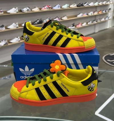 Adidas Superstar melting Sadness Bee